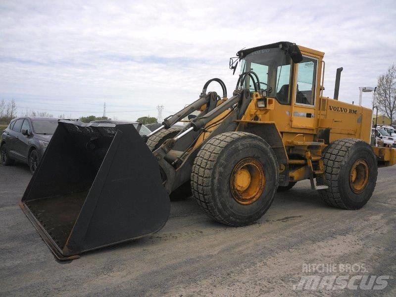 Volvo BM L120B 輪胎式裝載機