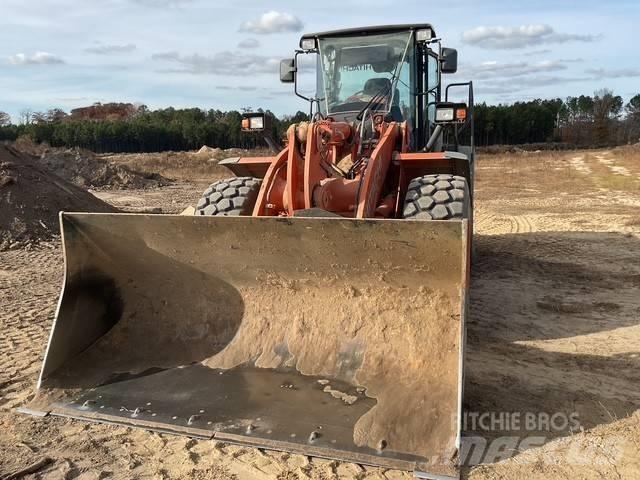 Hitachi ZW 220 輪胎式裝載機
