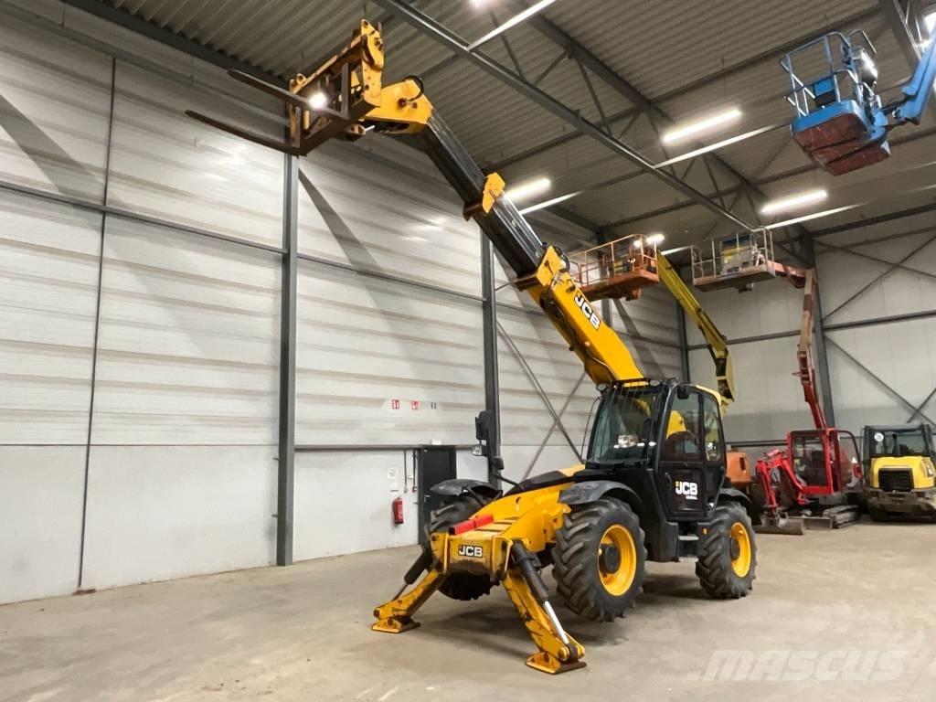 JCB 535-125 伸縮臂操作車