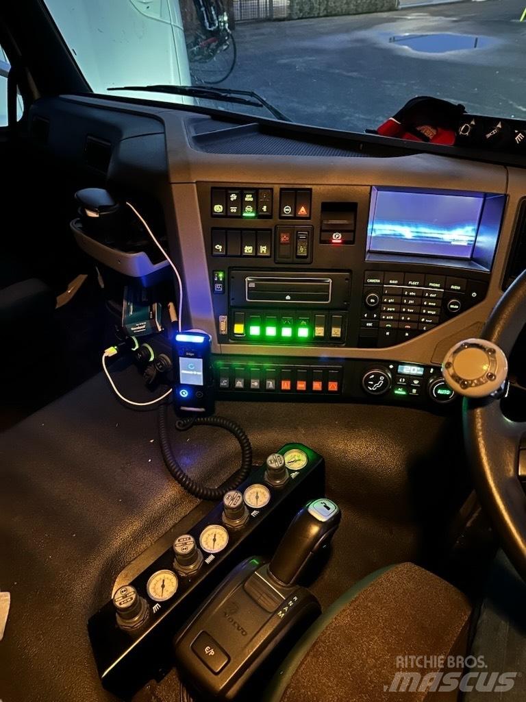 Volvo FM 500 清掃車