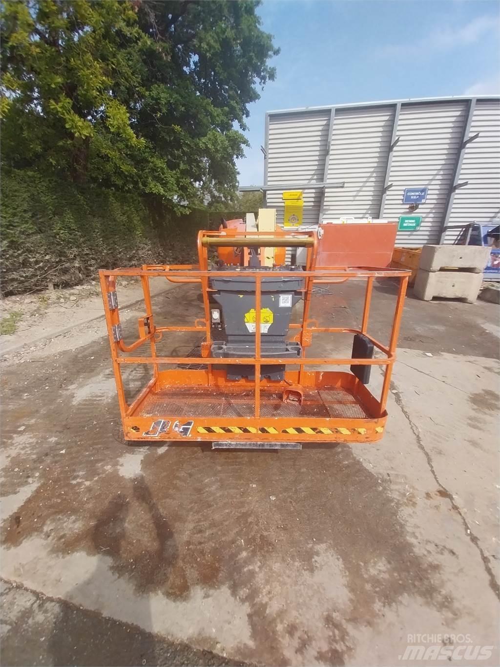 JLG 520AJ 曲臂高空作業車