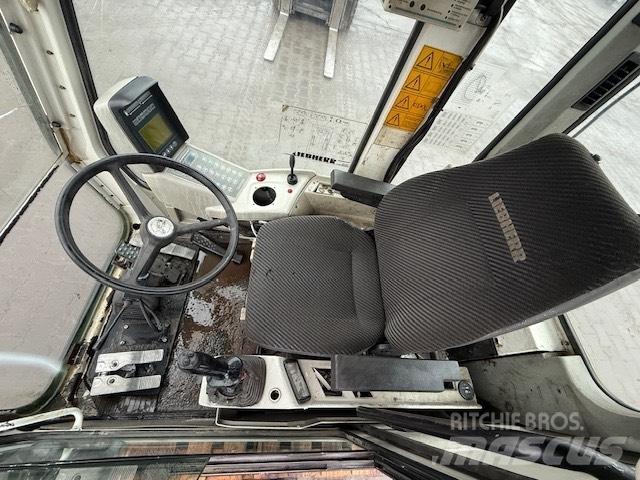 Liebherr A 924 B CAB 駕駛室與內部