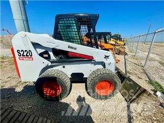 Bobcat S 220 滑移轉向裝載機