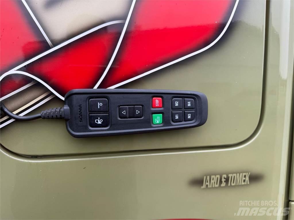 Scania P320 貨箱式卡車