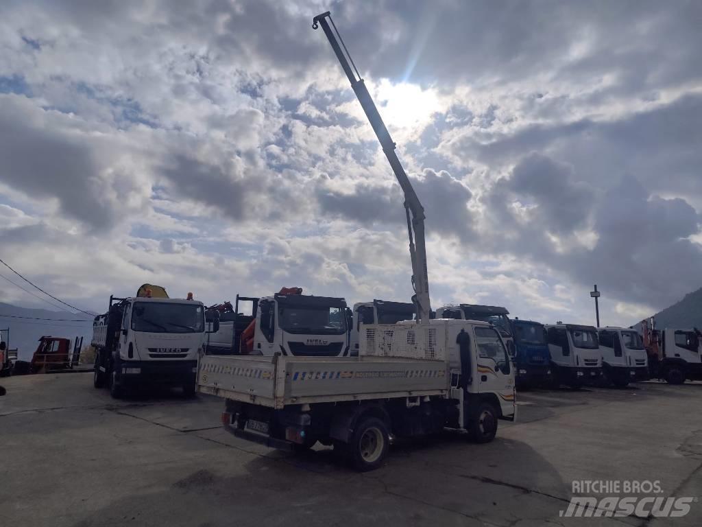Isuzu NPR77G-5DX 起重機卡車