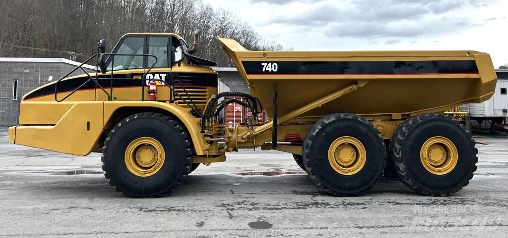 CAT 740 鉸接式起吊車