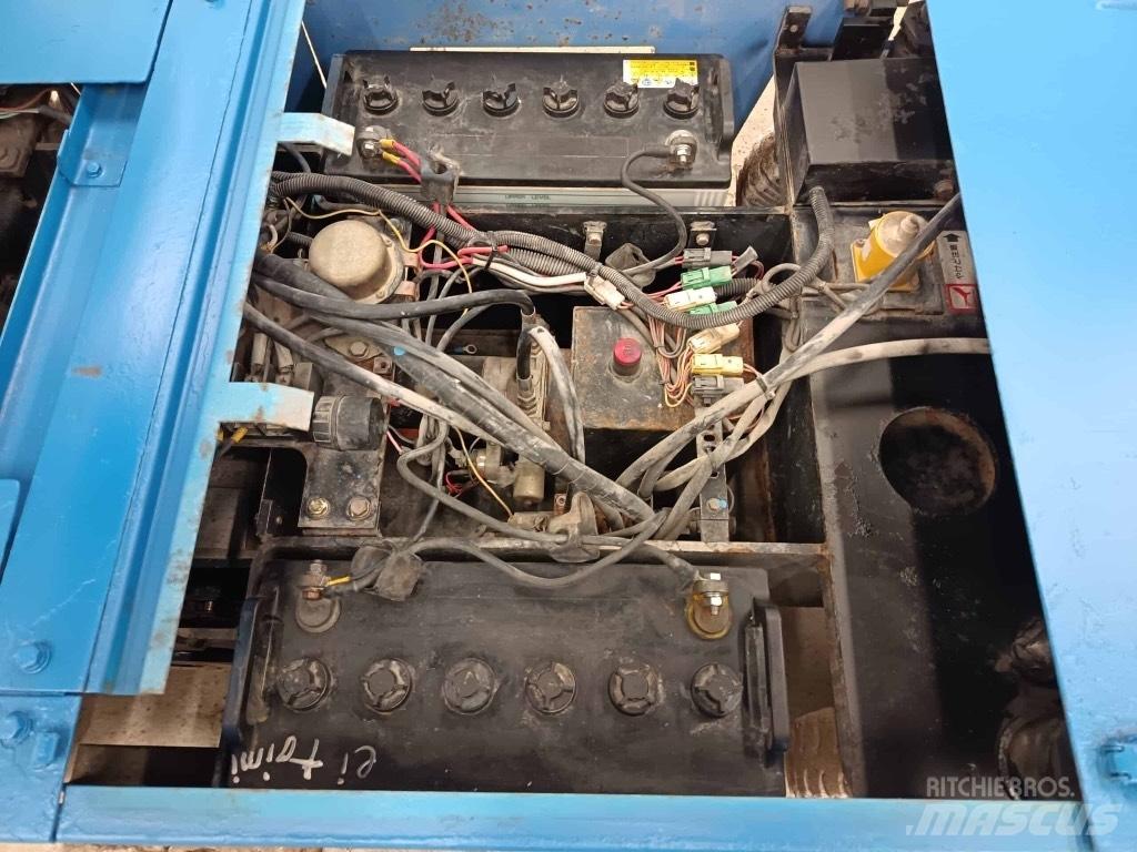 Aichi SV041 伸縮臂高空作業車