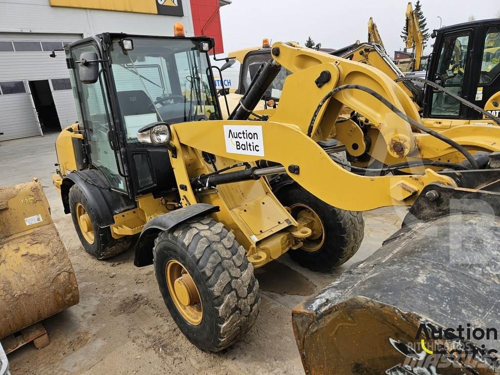 CAT 906 M 輪胎式裝載機