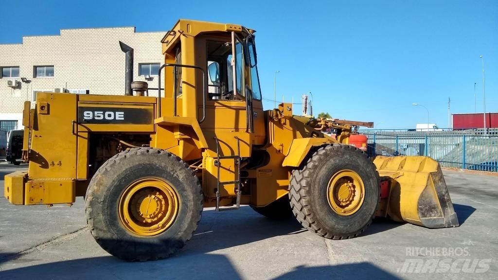 CAT 950E 輪胎式裝載機