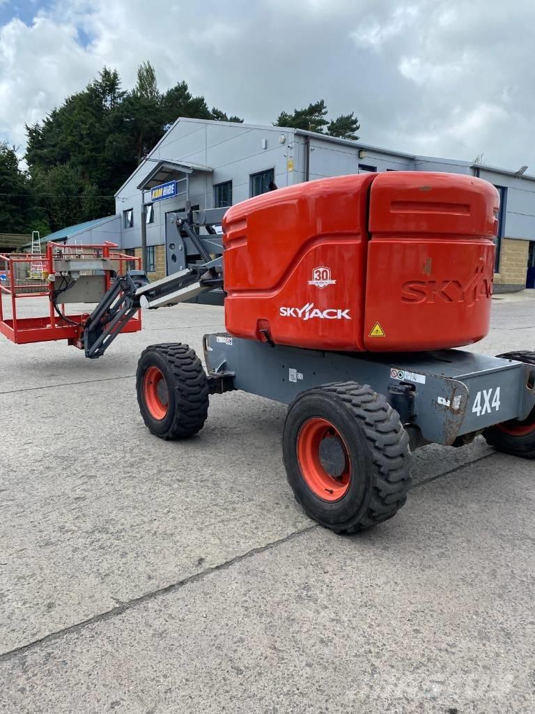 SkyJack SJ 46 AJ 曲臂高空作業車