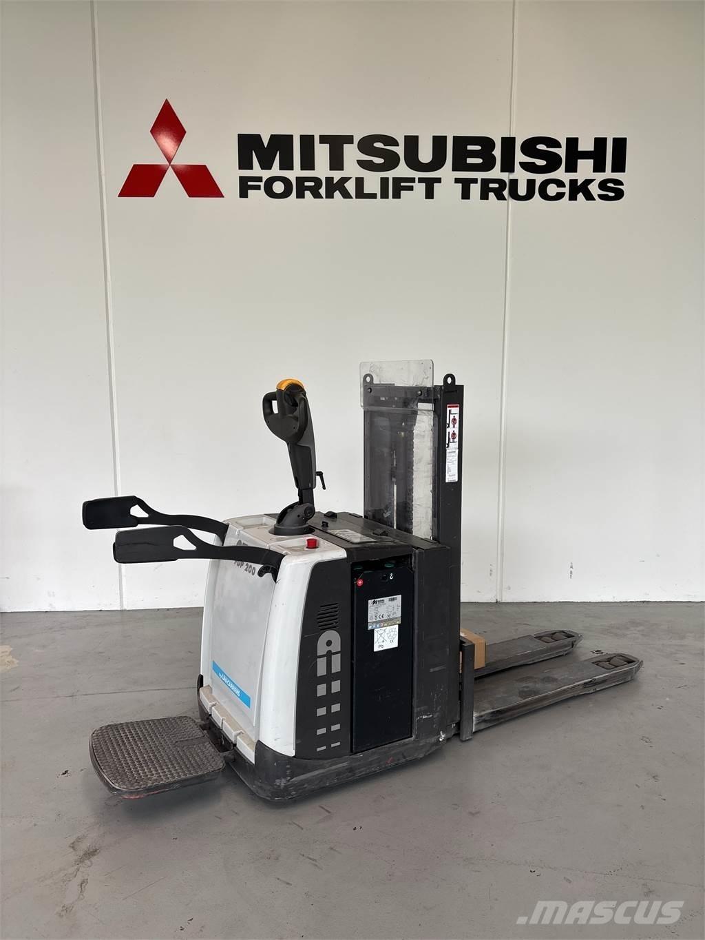 Atlet PDP200 自走式堆積機