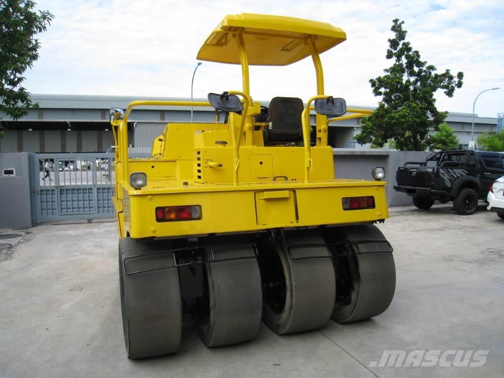 Sakai TZ 701 膠輪滾壓機