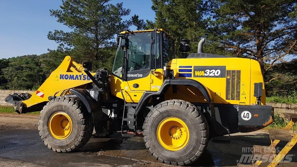 Komatsu WA320-8E0 輪胎式裝載機