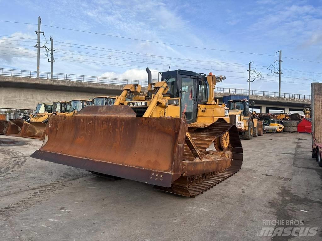 CAT D6T 履帶推土機