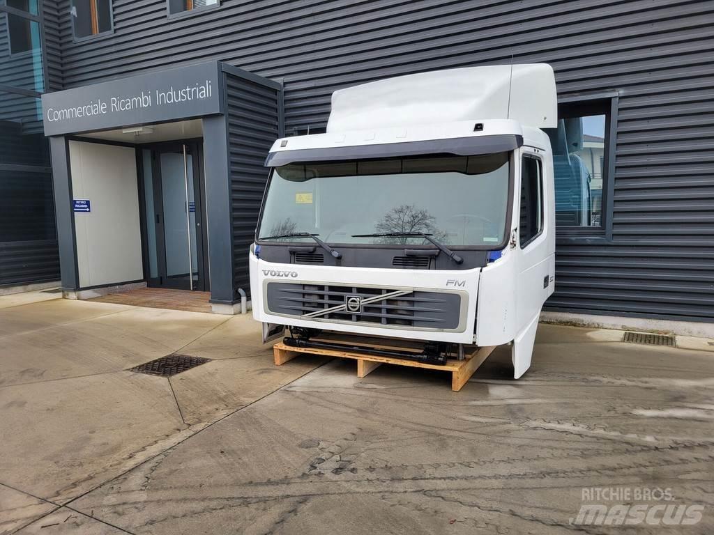 Volvo FL 駕駛室與內部