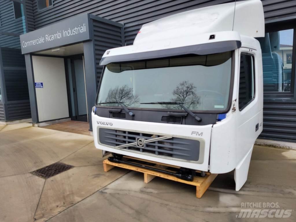 Volvo FL 駕駛室與內部