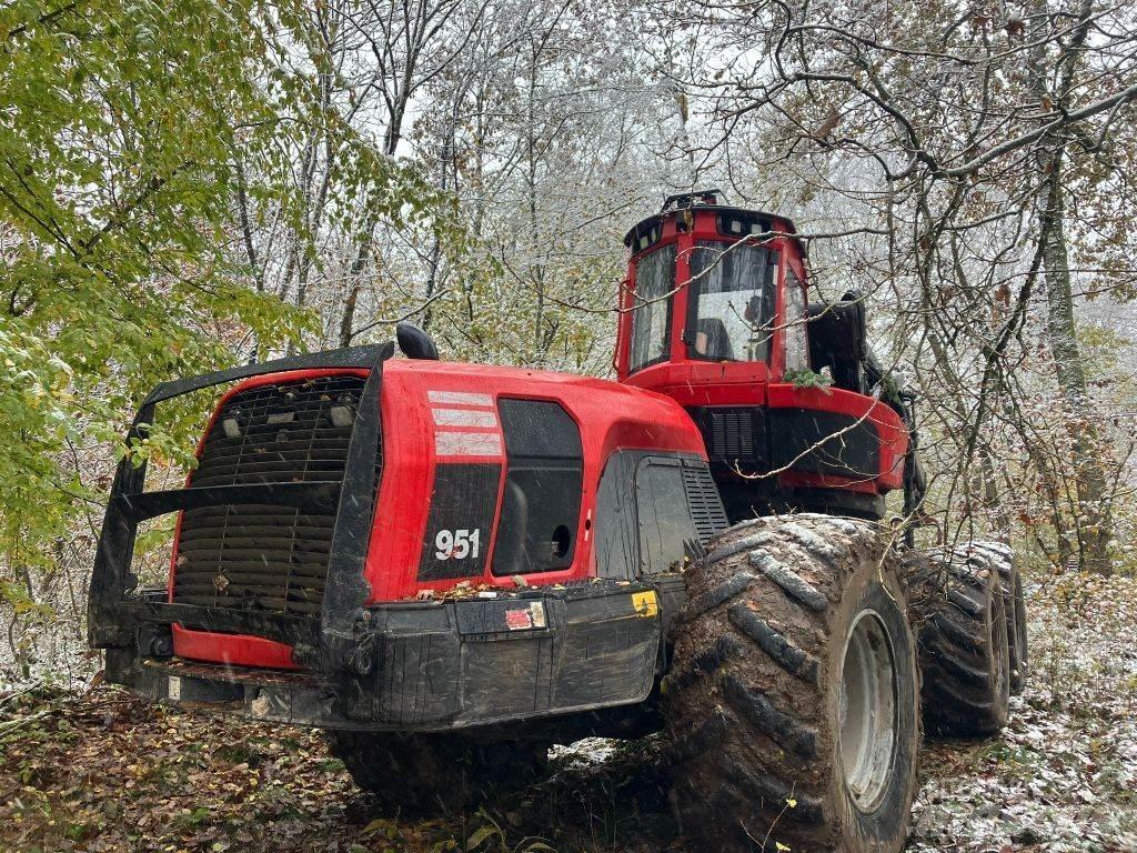 Komatsu 951 收穫機