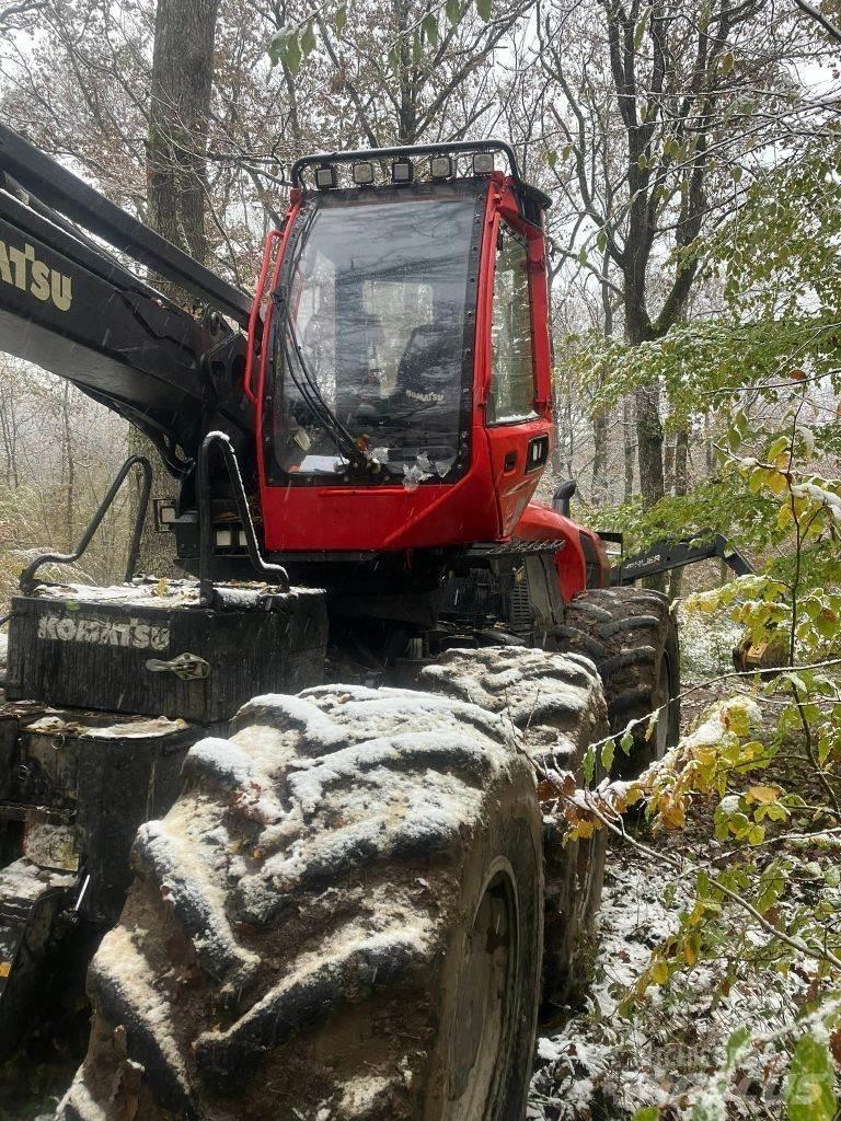 Komatsu 951 收穫機