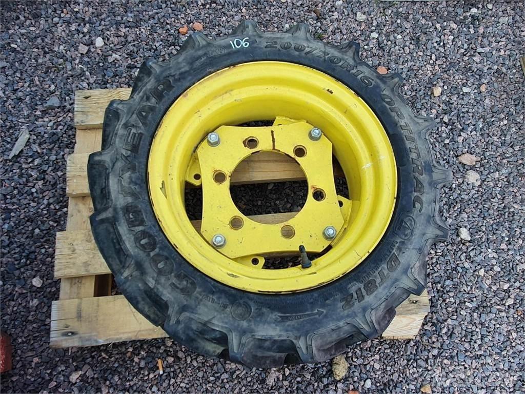 Goodyear 200/70R16 輪胎、車輪和輪圈