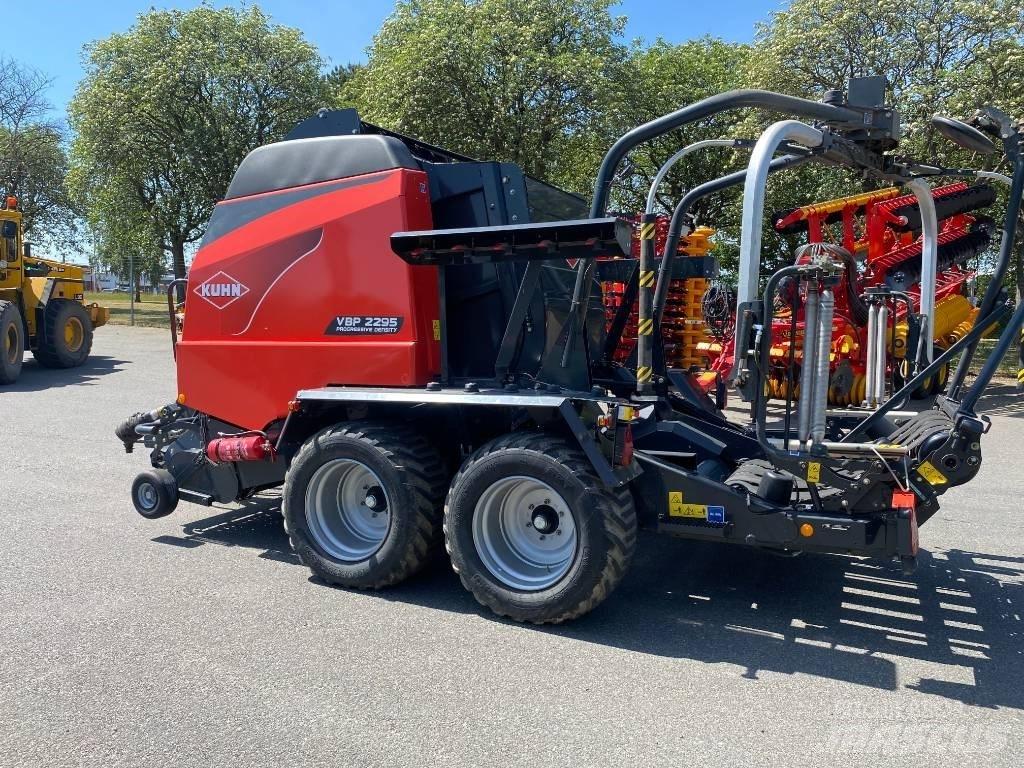 Kuhn VBP2295 圓型牧草打包機