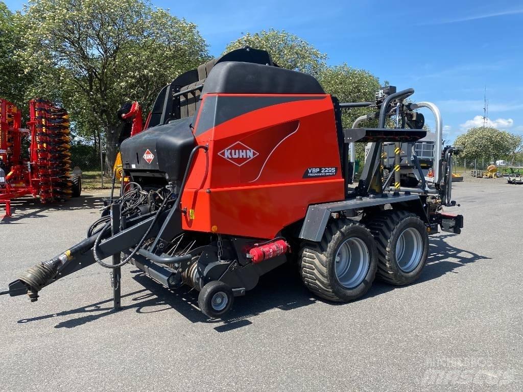 Kuhn VBP2295 圓型牧草打包機