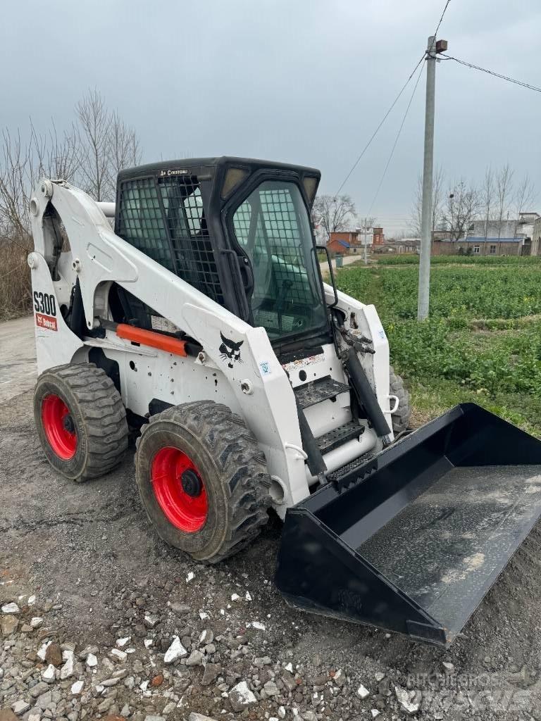 Bobcat S 300 滑移轉向裝載機
