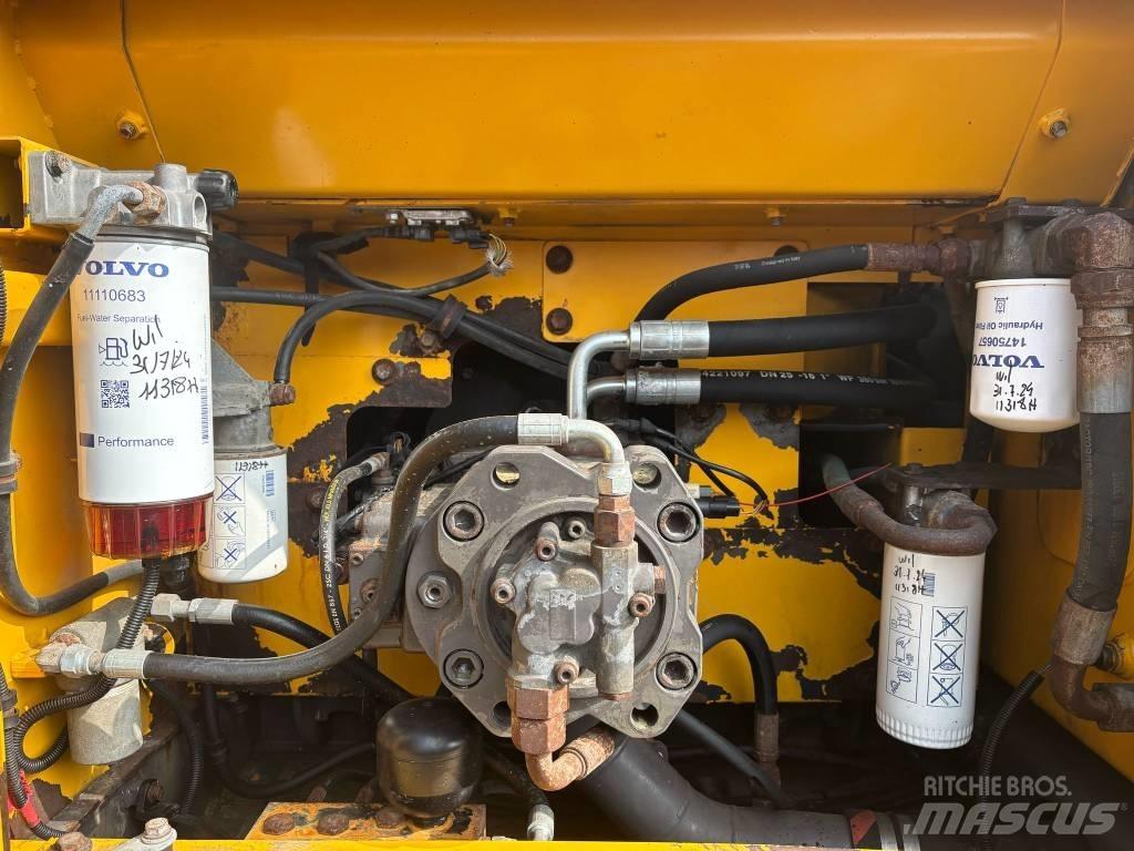 Volvo EC 220 DL 履帶式 挖土機/掘鑿機/挖掘機