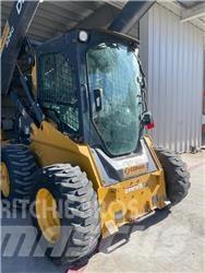 John Deere 324G 滑移轉向裝載機