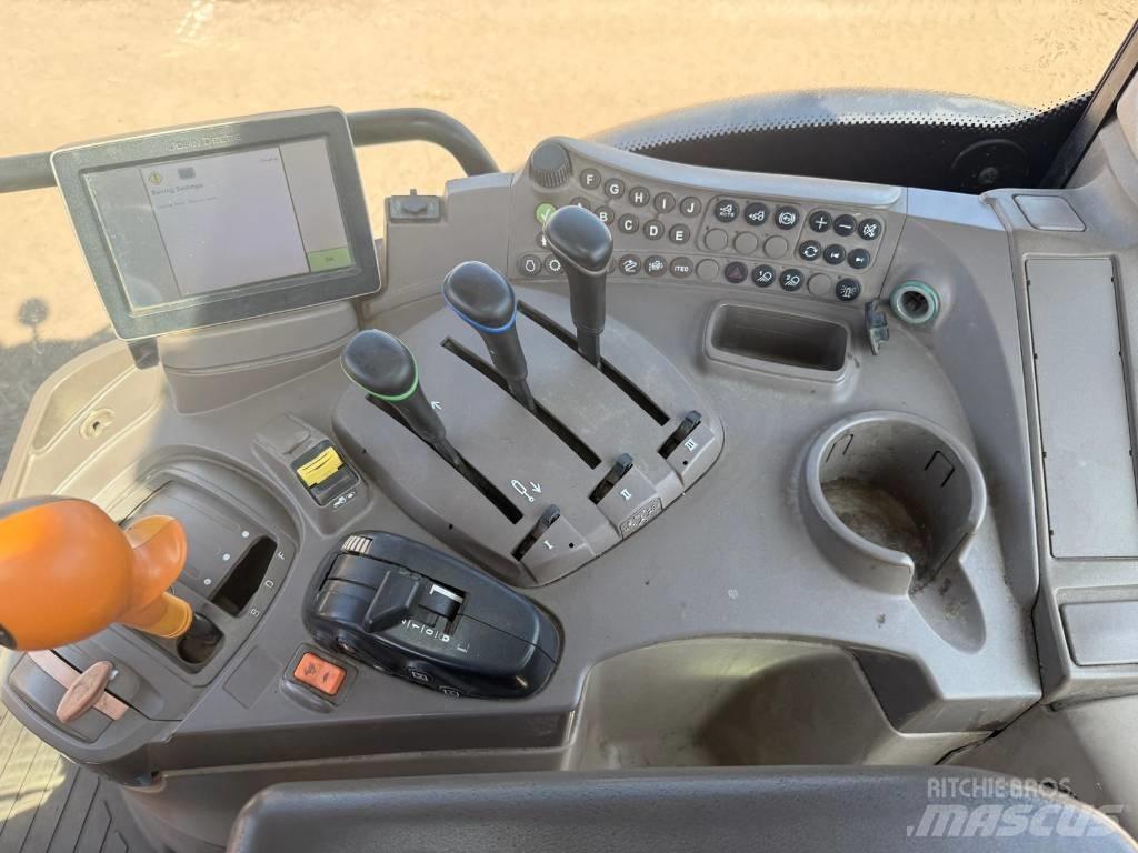 John Deere 6130 R 曳引機
