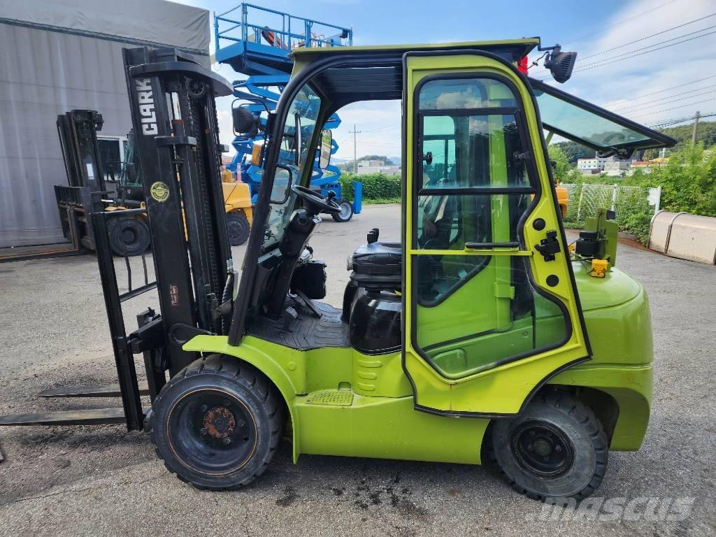 Clark gts30de 柴油卡車