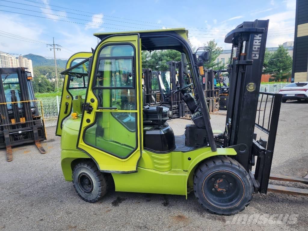 Clark gts30de 柴油卡車