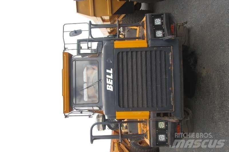 Bell B25C 鉸接式起吊車