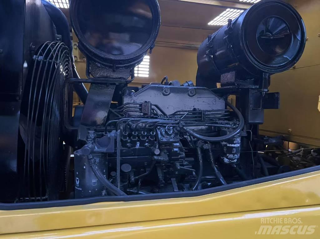 Komatsu WA320-3 輪胎式裝載機