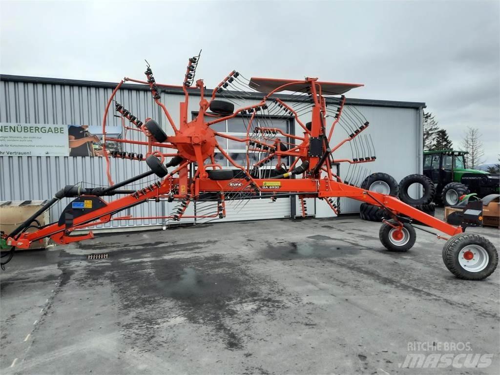 Kuhn GA 6930 堆草機