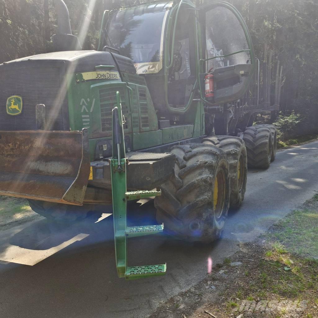 John Deere 1210 G 集運機