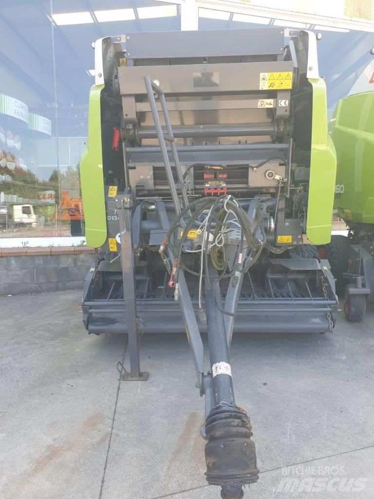 CLAAS Variant 360 圓型牧草打包機