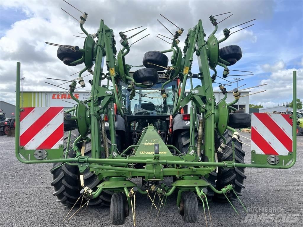 Krone KW 7.92 /8 耙與翻草機