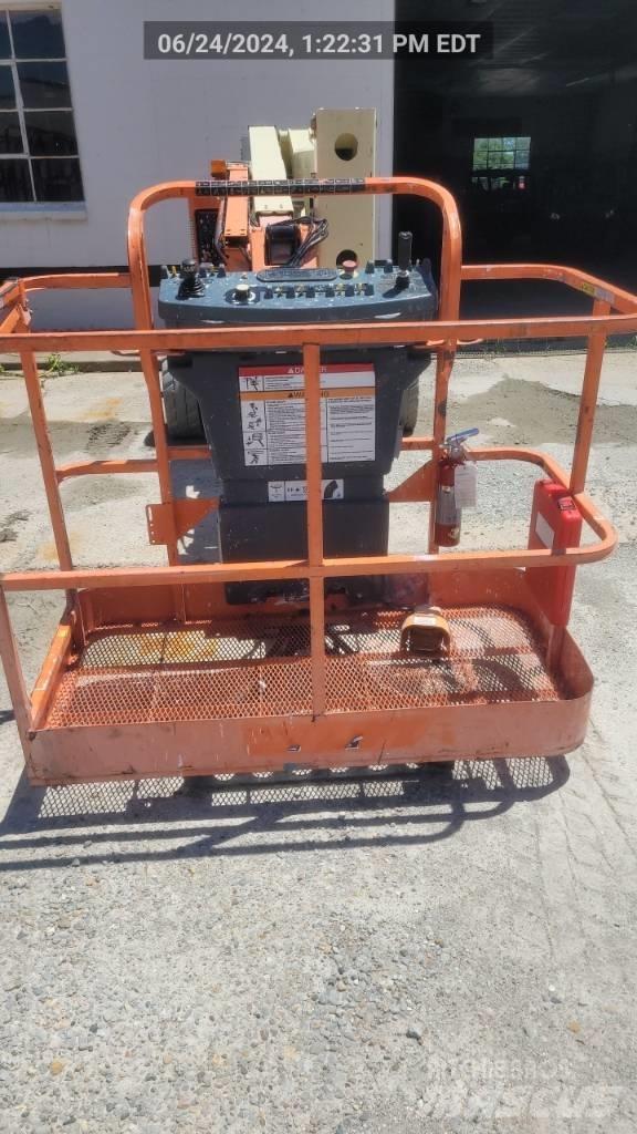 JLG E 450 AJ 曲臂高空作業車