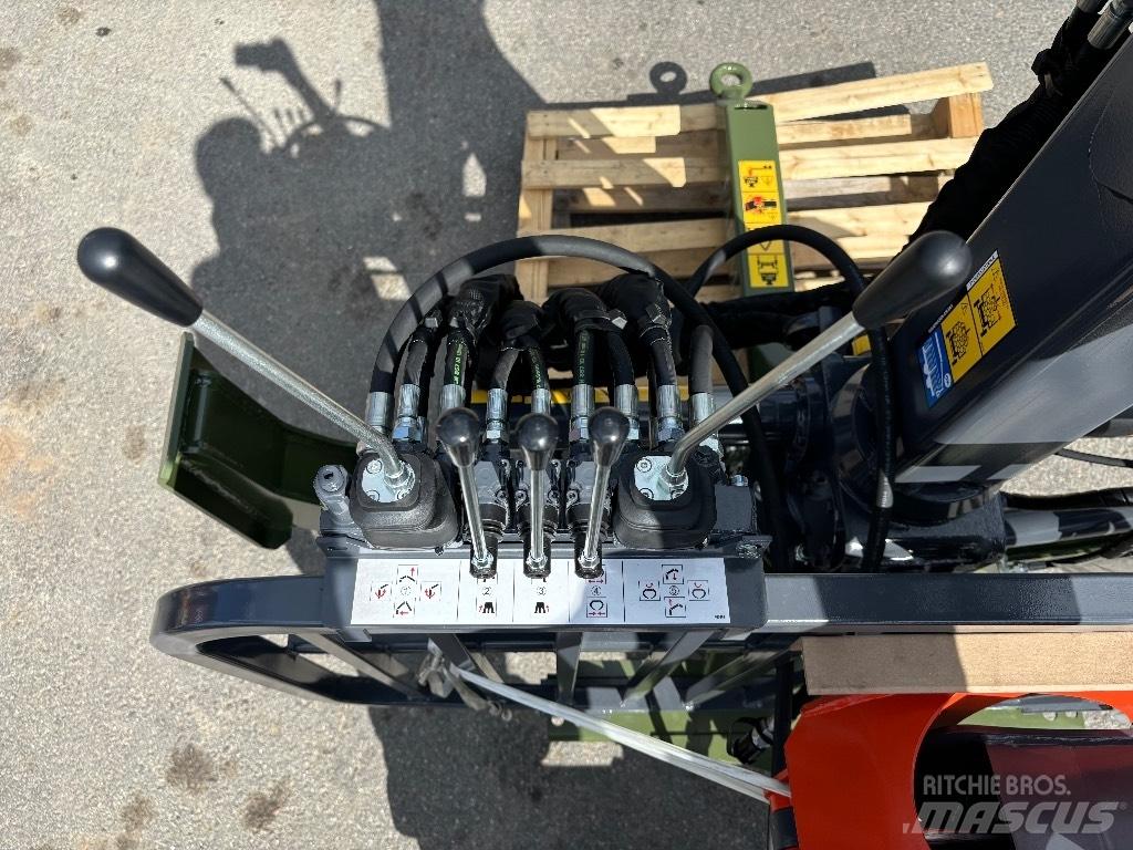 Farma T7 ja C 5.1D 林業拖車