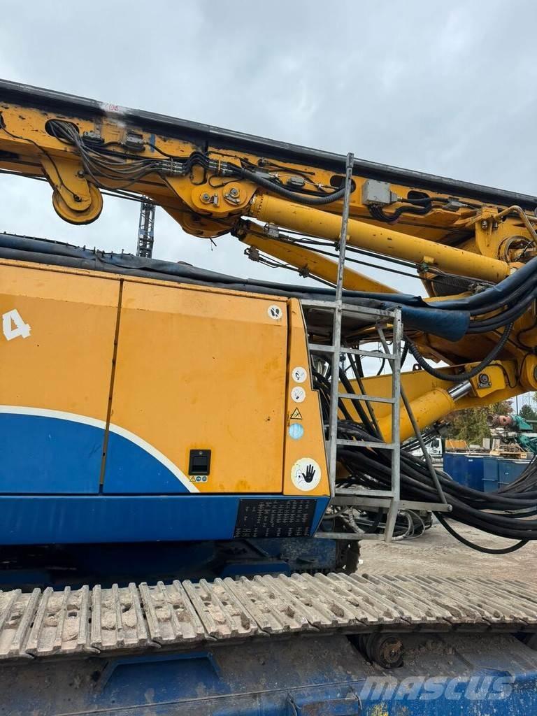 Bauer BG 24 H 重型鑽孔機