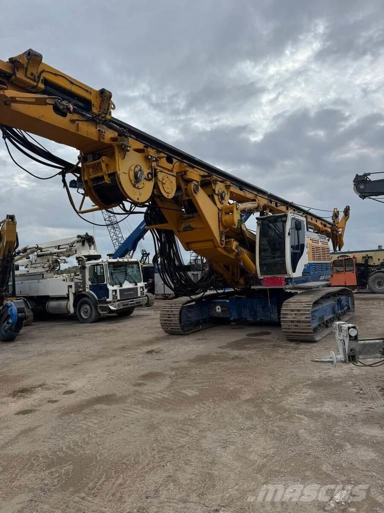 Bauer BG 24 H 重型鑽孔機