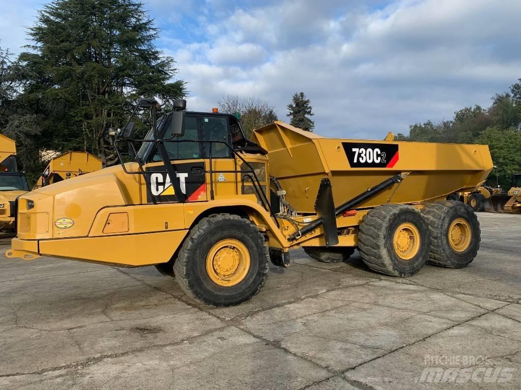 CAT 730 C 鉸接式起吊車