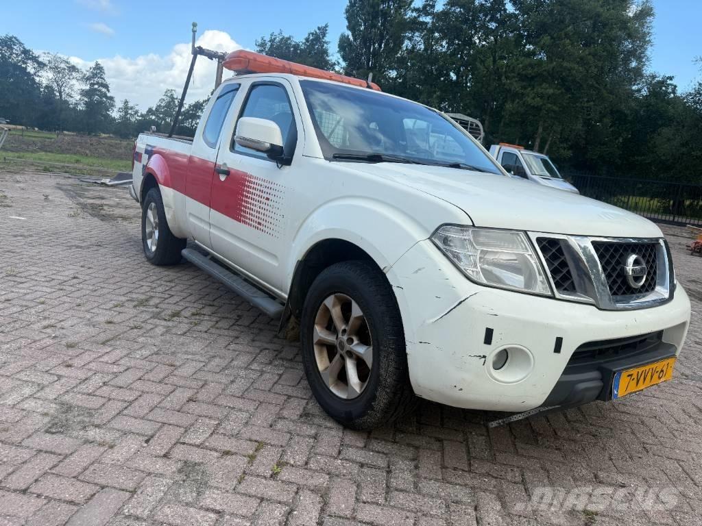 Nissan Navara 皮卡.傳統半斗卡車/側卸板
