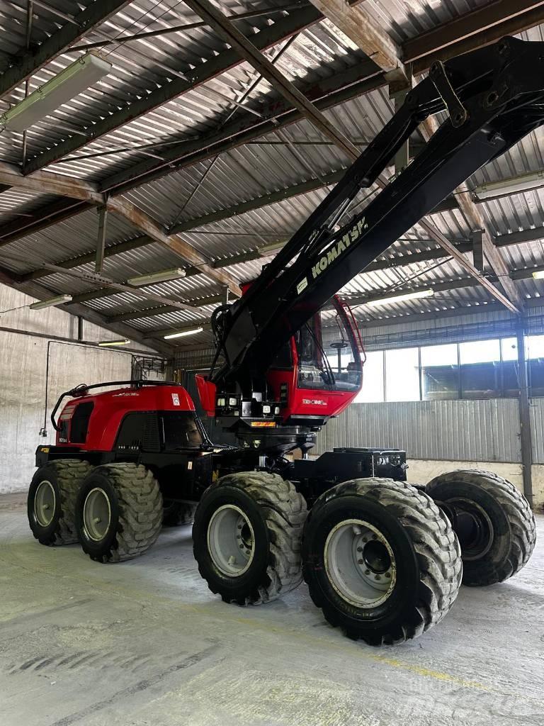 Komatsu 931 XC 收穫機