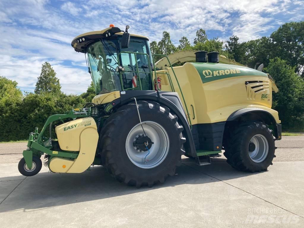 Krone BiG X 680 自走式飼料採集機