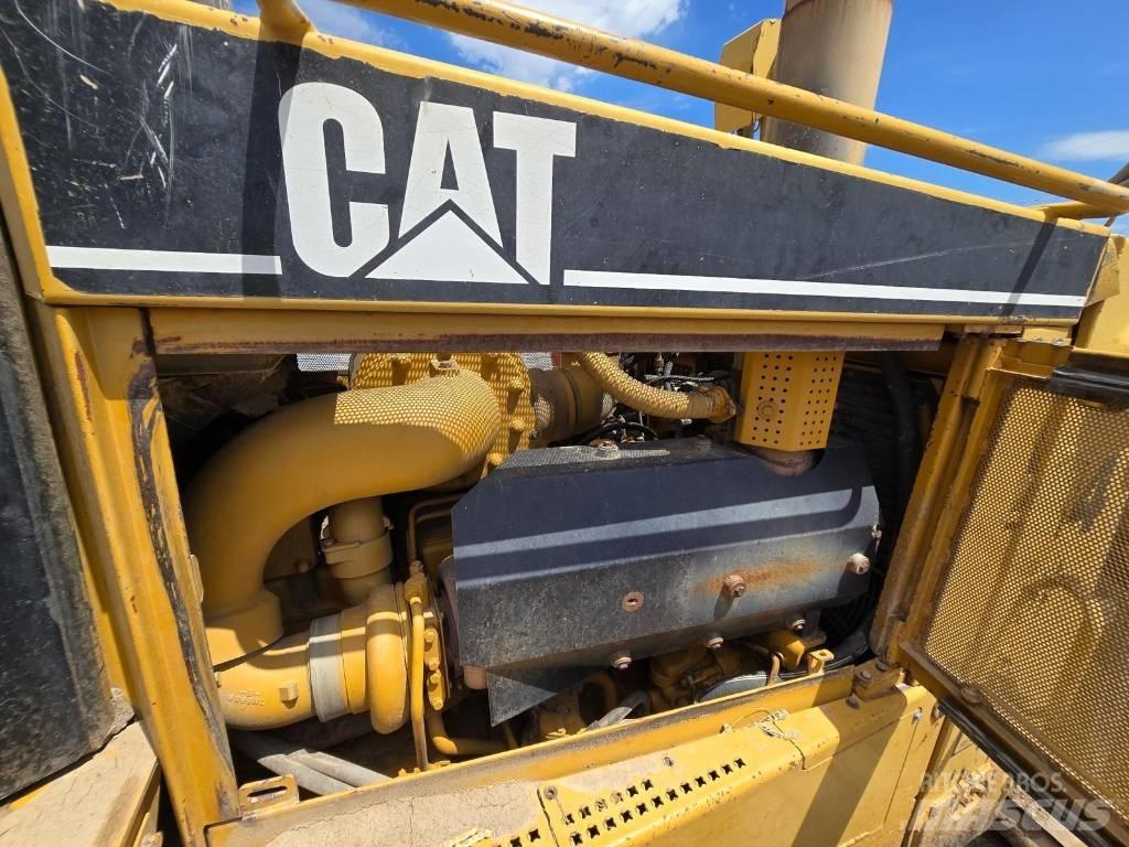 CAT D 8 R II 平土機