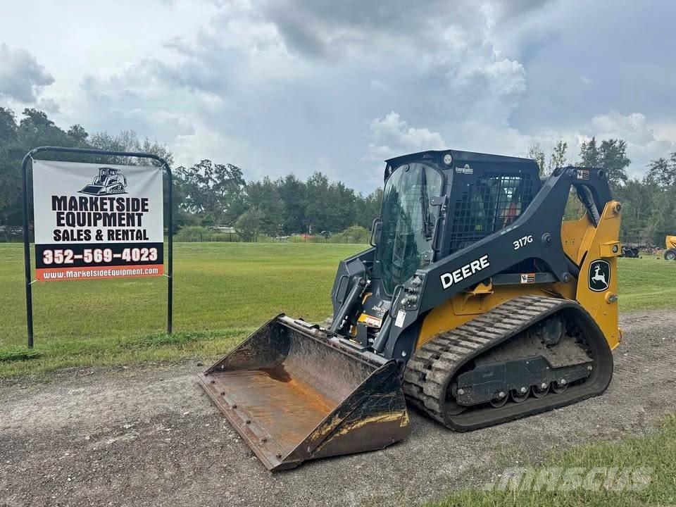 John Deere 317 滑移轉向裝載機