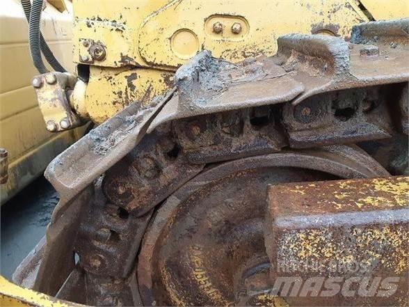 CAT D8T 履帶推土機