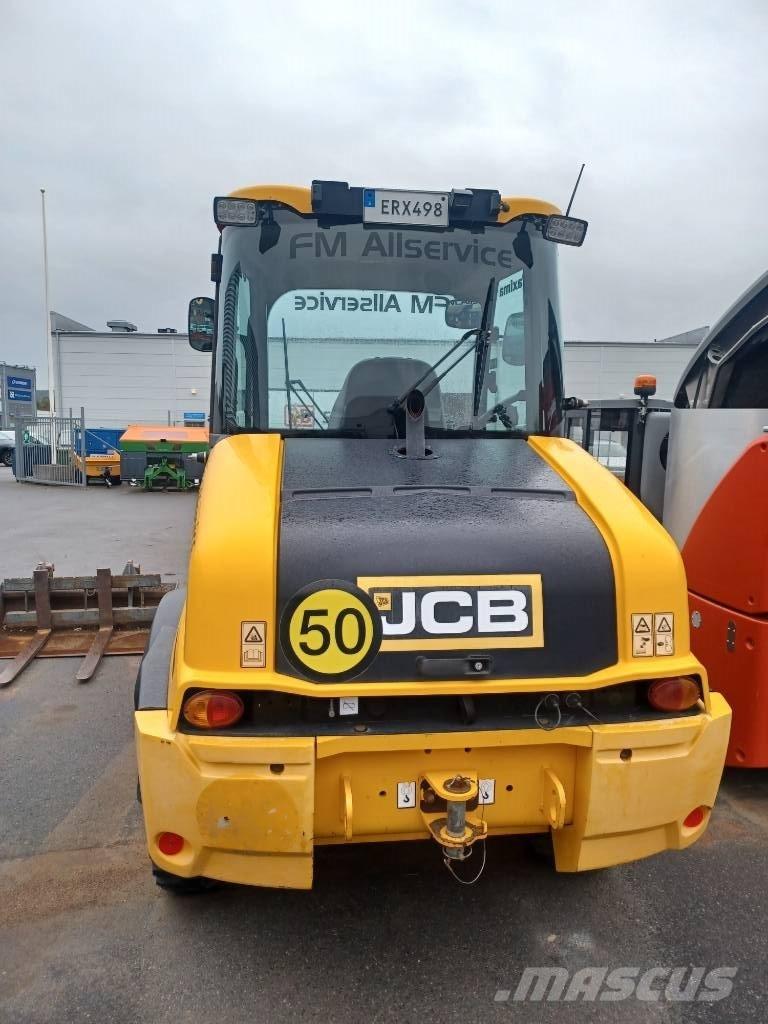 JCB 409 農業用伸縮臂裝載機