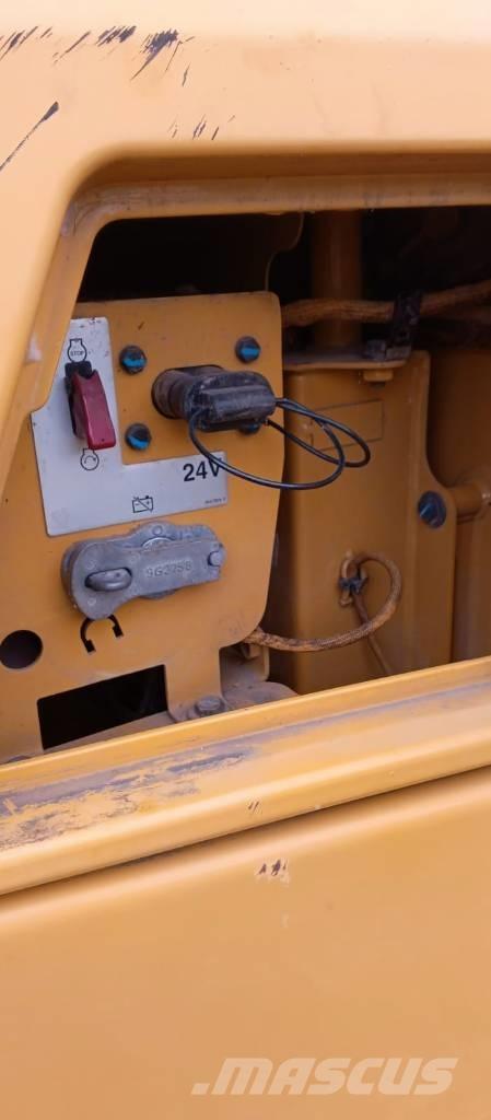 CAT 730 C2 鉸接式起吊車